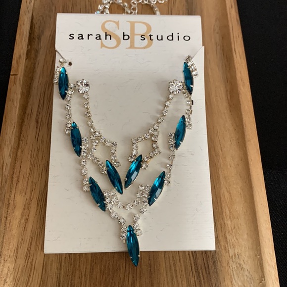 Sarah B Studio Necklace and Earring Set - Picture 5 of 5
